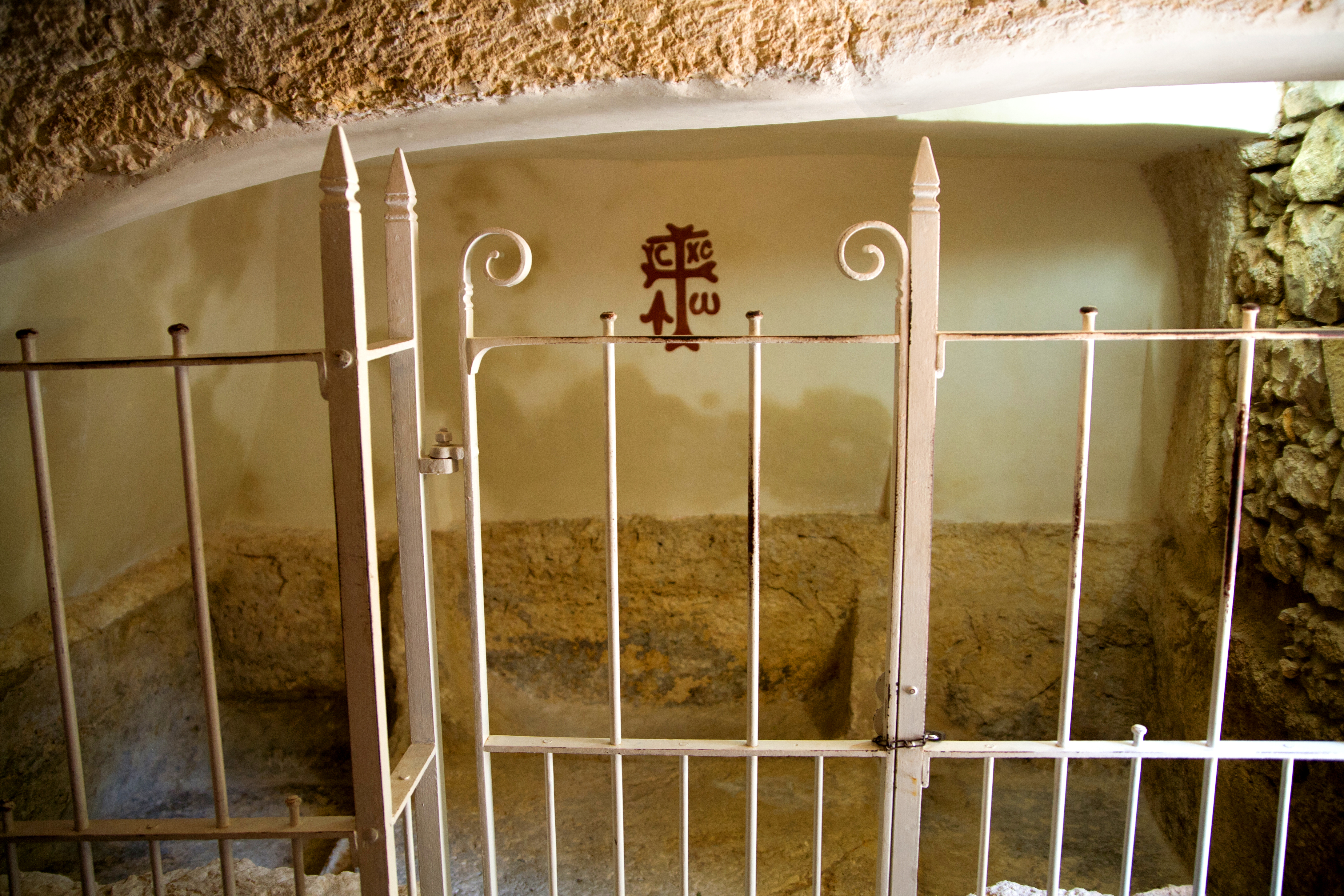 img_6643-garden-tomb-the-tomb