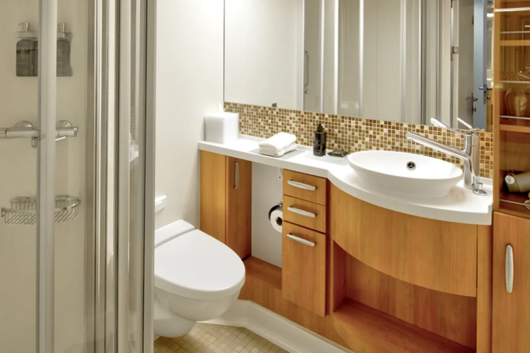 Celebrity Cruises Eclipse - Veranda Stateroom bathroom